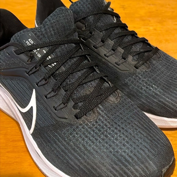 NIKE Air Zoom Pegasus 39 Road Running Men’s 9 Black White Shoes Sneakers - Picture 8 of 14